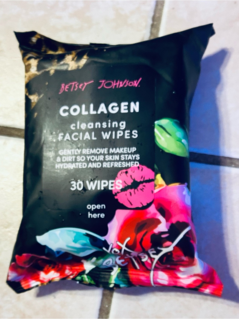 New-Betsey Johnson Collagen Cleansing Facial Wipes-30 Qty